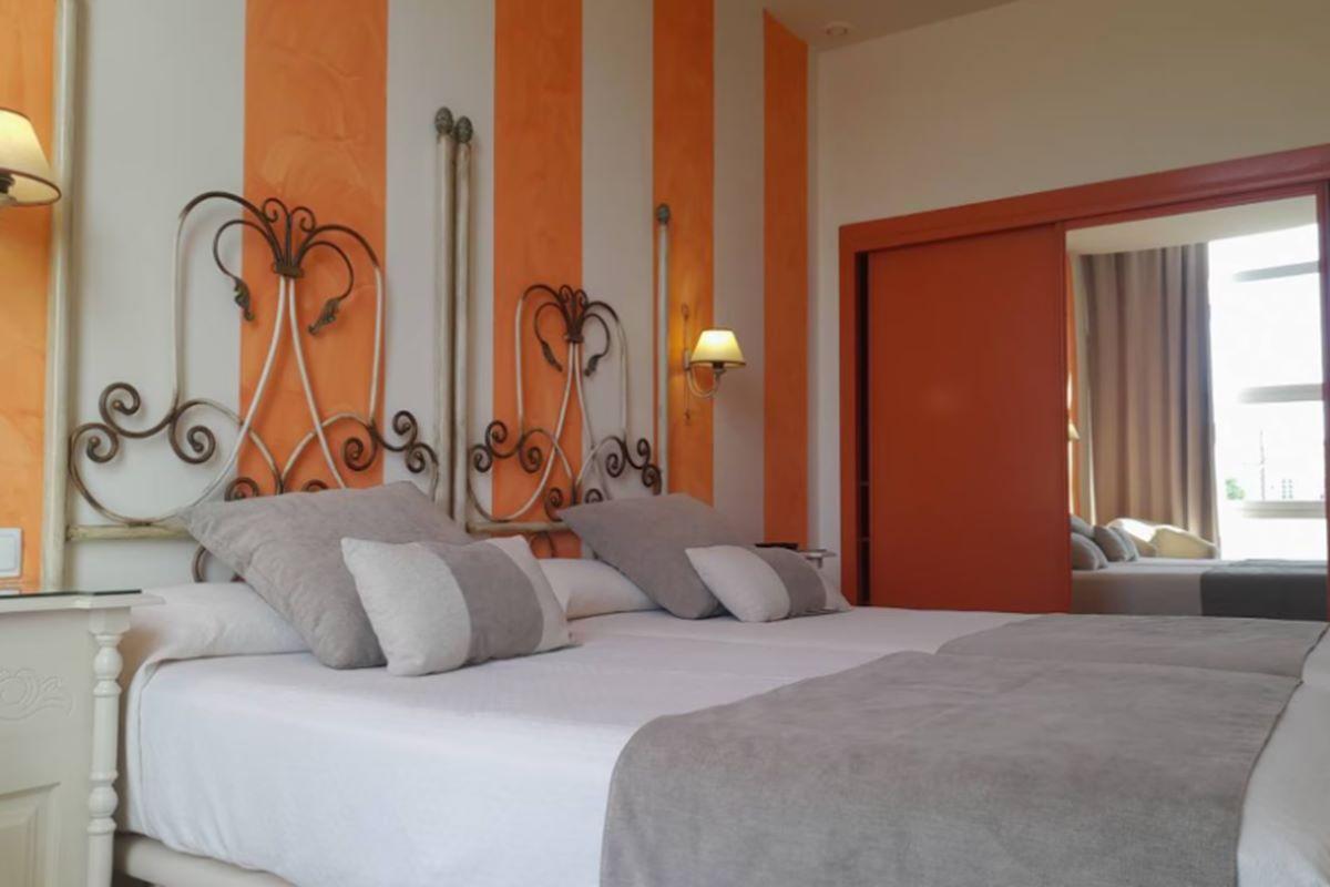 Hotel Alborán Chiclana Chiclana de la Frontera Exterior foto